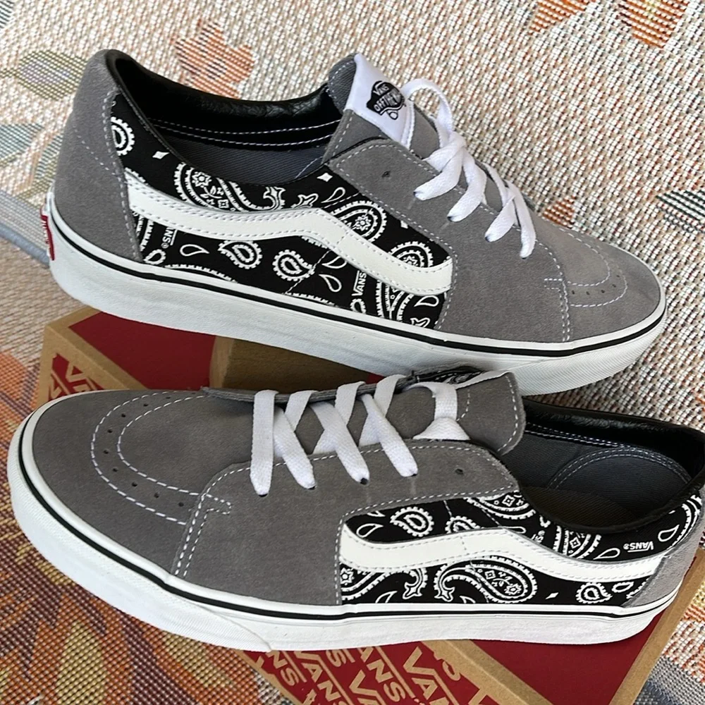 Vans WMNS Sk8-Low Paisley Gray/True White VN0A5KXDBGJ Sneakers